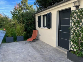 Studio neuf s/jardin, très calme
